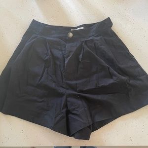 Doen black shorts